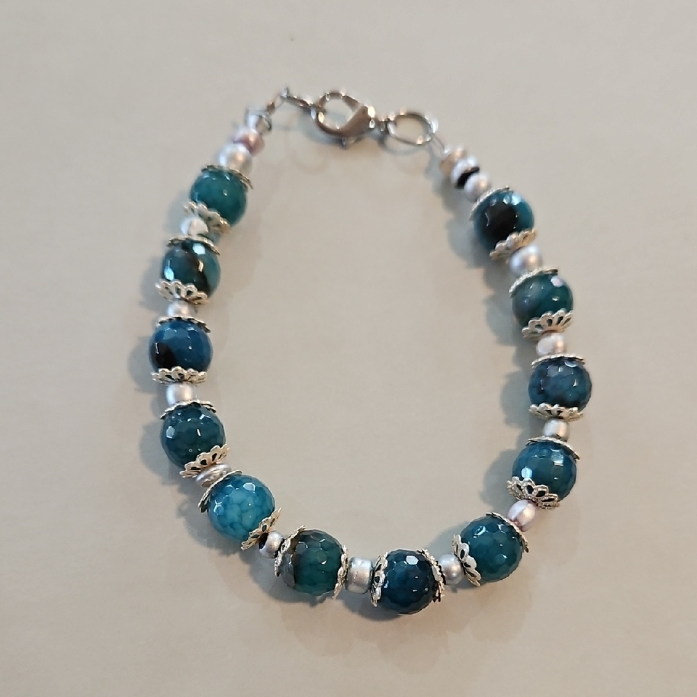 Elegant Blue Beaded Bracelet (Hand Made) 8 Inches